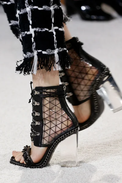 Look 60